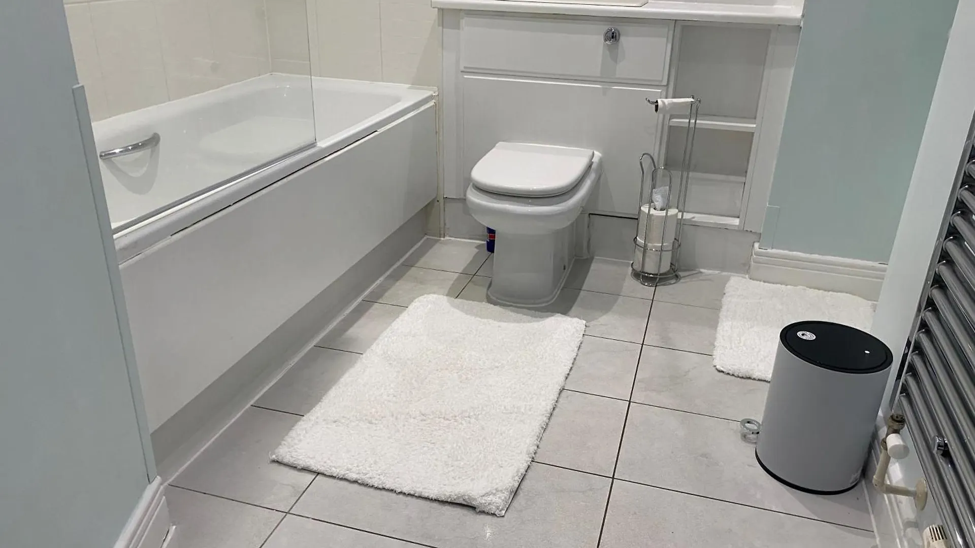 London Riverside Apartment-2 Bed-Freep-Balcony