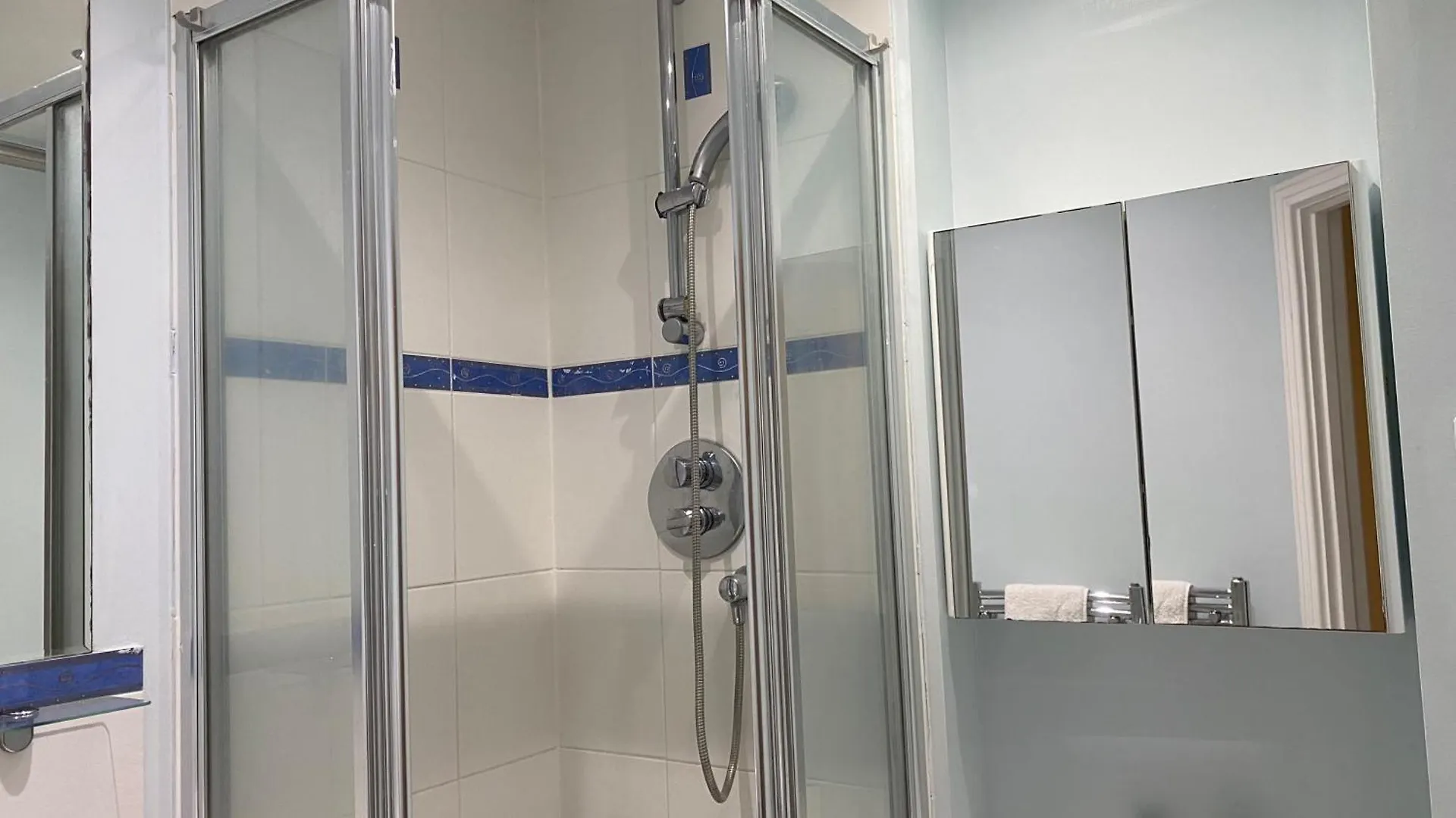 London Riverside Apartment-2 Bed-Freep-Balcony المملكة المتحدة