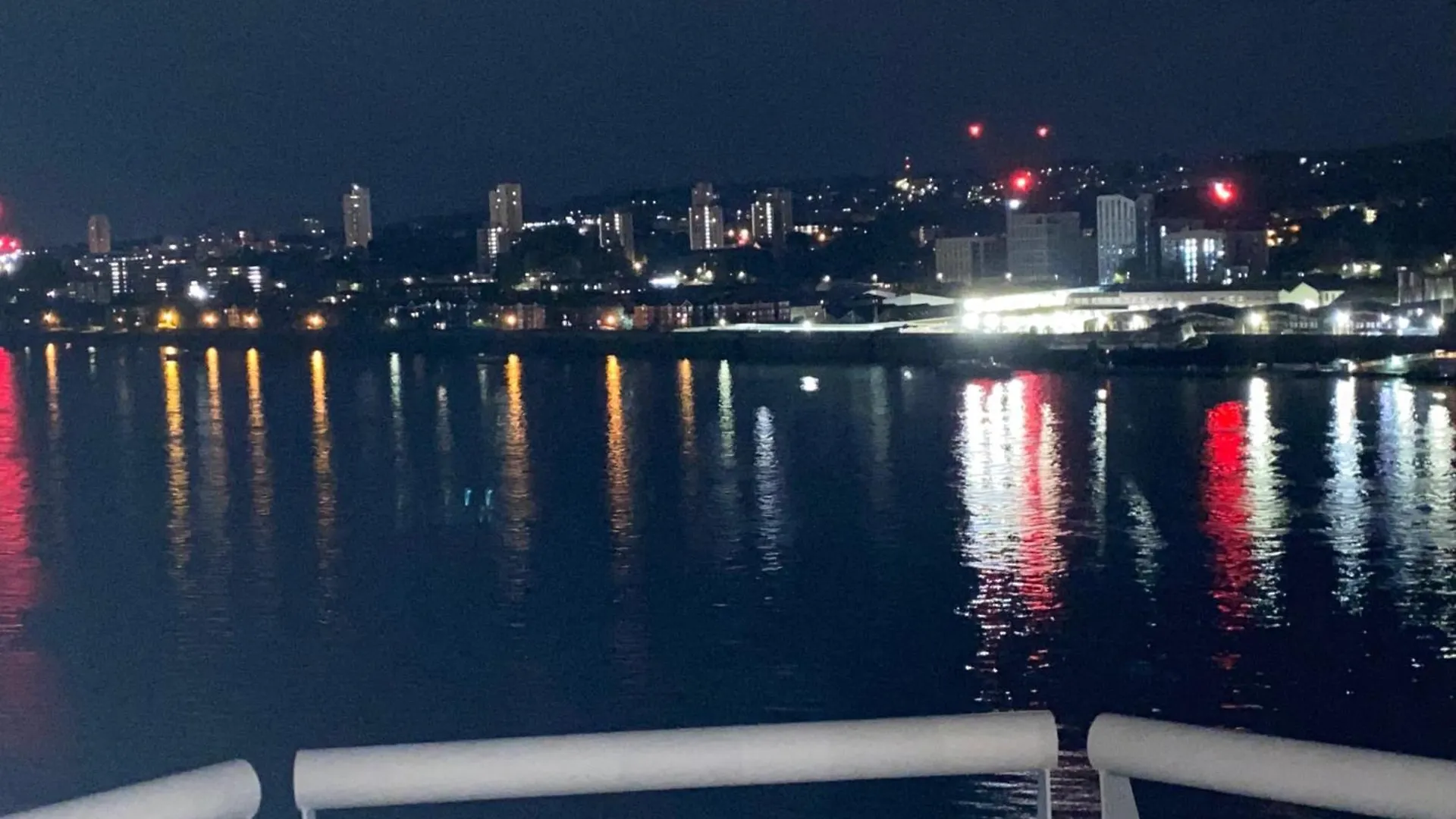 London Riverside Apartment-2 Bed-Freep-Balcony Appartement