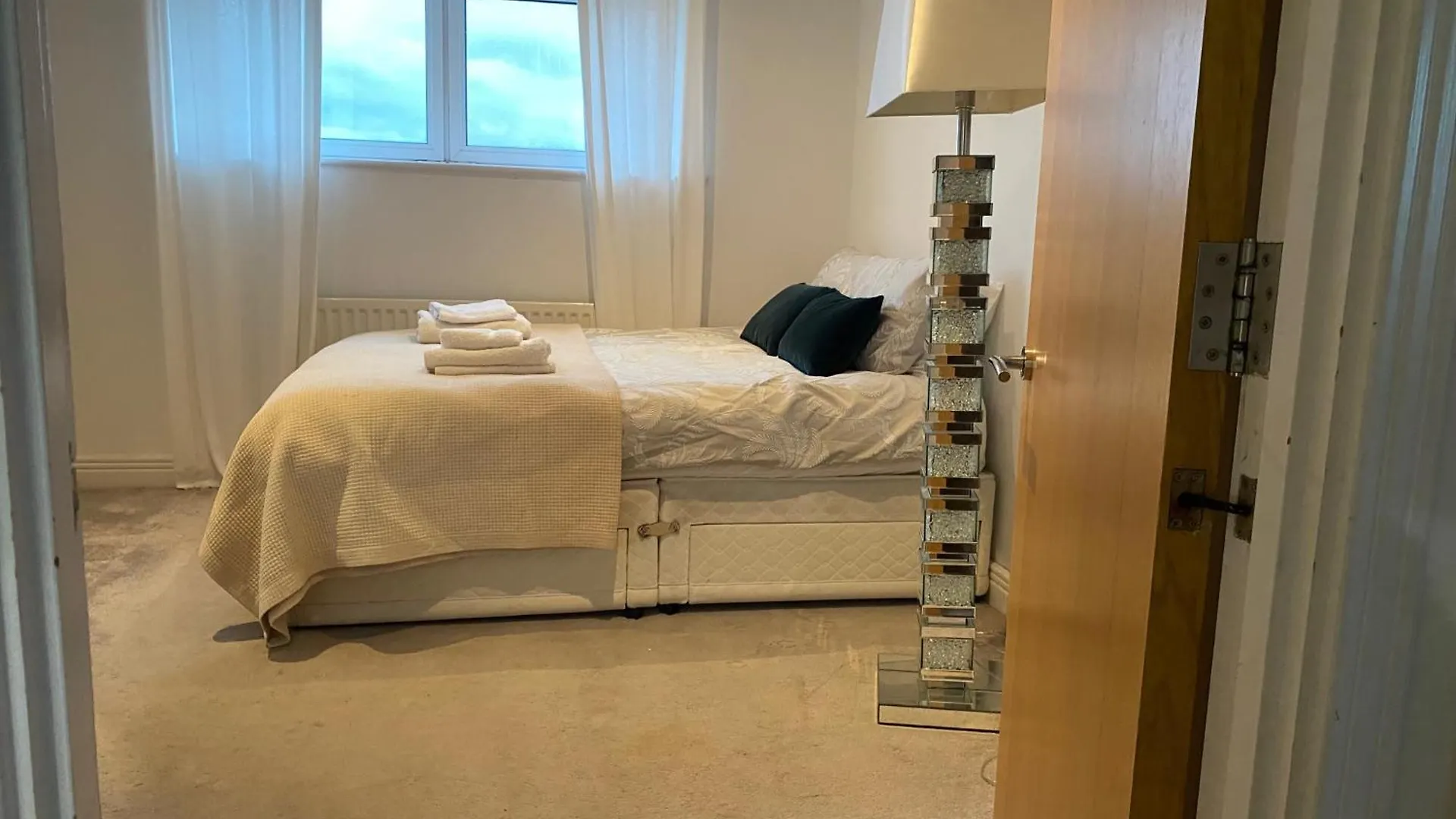London Riverside Apartment-2 Bed-Freep-Balcony