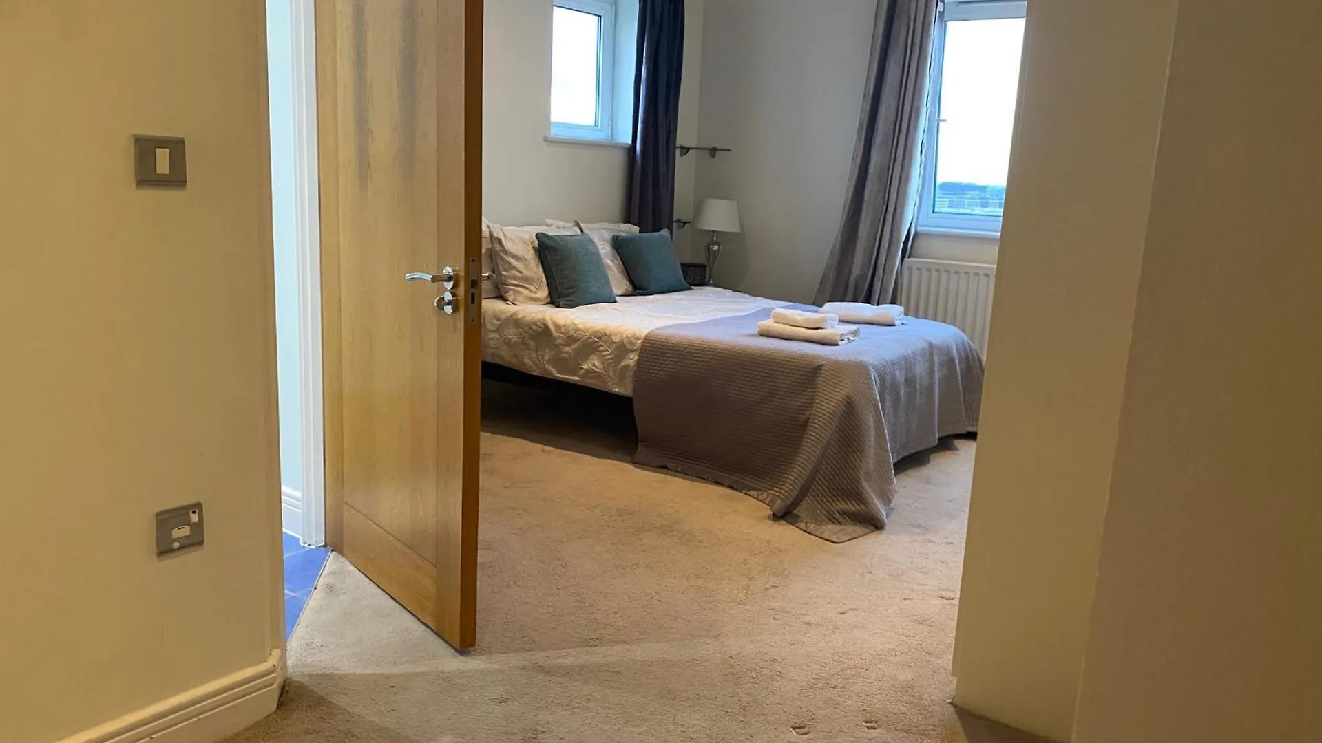 London Riverside Apartment-2 Bed-Freep-Balcony Appartement