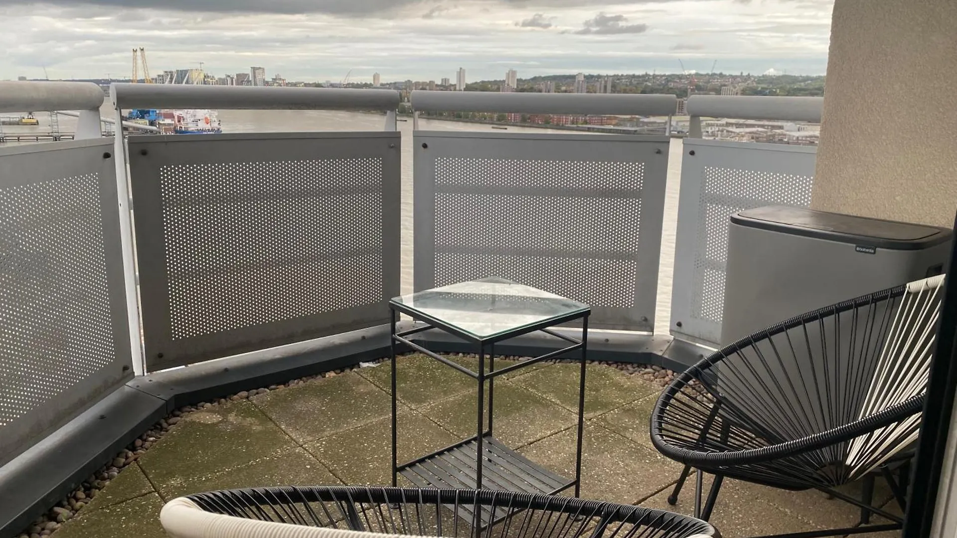 London Riverside Apartment-2 Bed-Freep-Balcony 0*,  Royaume-Uni